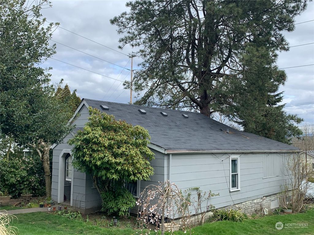 Photo of 1105 E Marine View Drive, Everett, WA 98201 (MLS # 2051245)