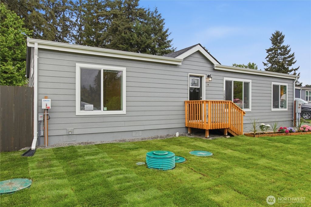 Photo of 15801 85th Avenue E, Puyallup, WA 98375 (MLS # 2519786)