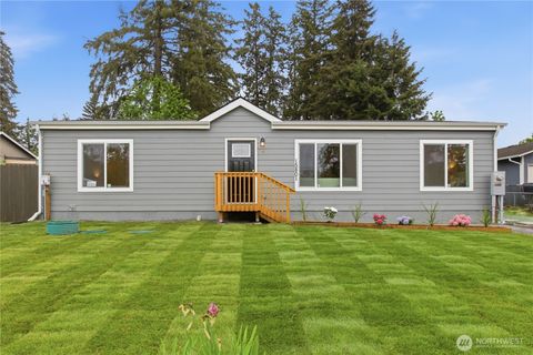 Photo of 15801 85th Avenue E, Puyallup, WA 98375 (MLS # 2519786)
