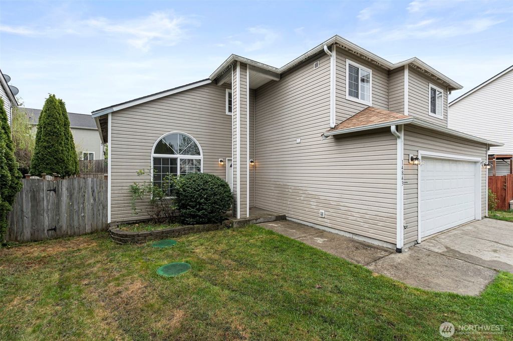 Photo of 14843 Prairie Vista Loop SE, Yelm, WA 98597 (MLS # 2514578)