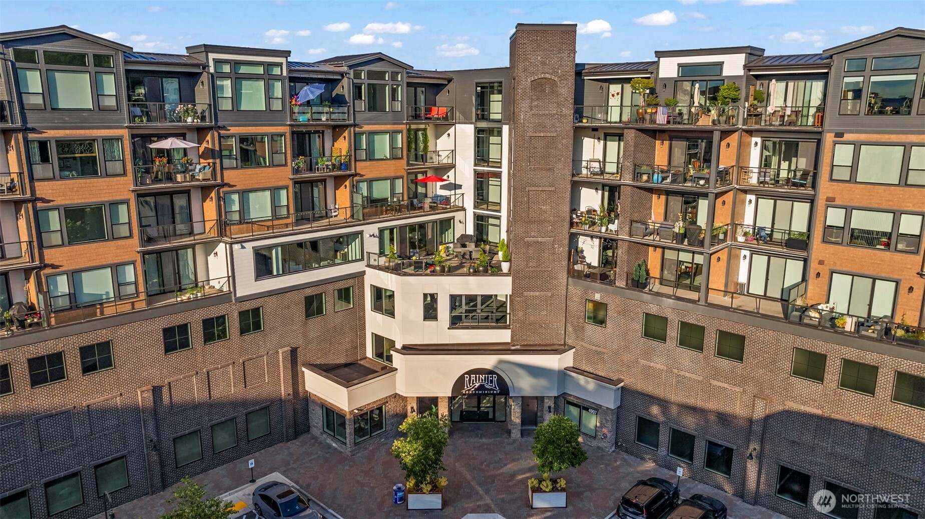 4907 Main Street 625