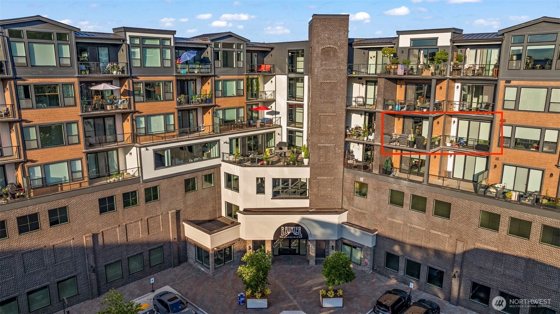 4907 Main Street 625