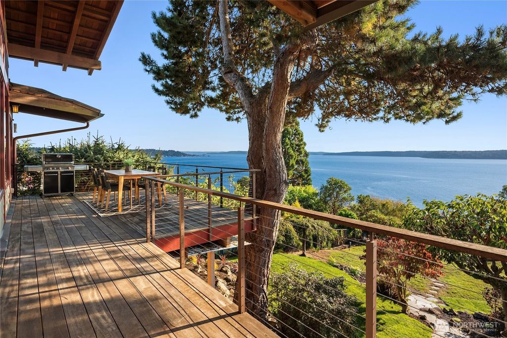 Photo of 10819 44th Avenue SW, Seattle, WA 98146 (MLS # 2435558)