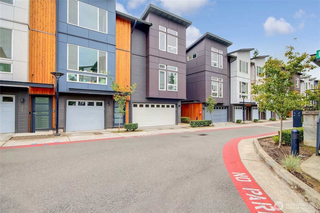 Photo of 13963 NE 15 Court #11, Bellevue, WA 98005 (MLS # 2415892)