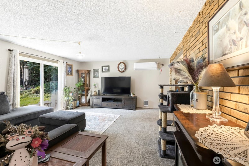 2422 Hennessy Lane