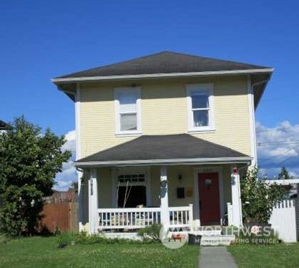 Photo of 2405 State Street, Everett, WA 98201 (MLS # 2284944)