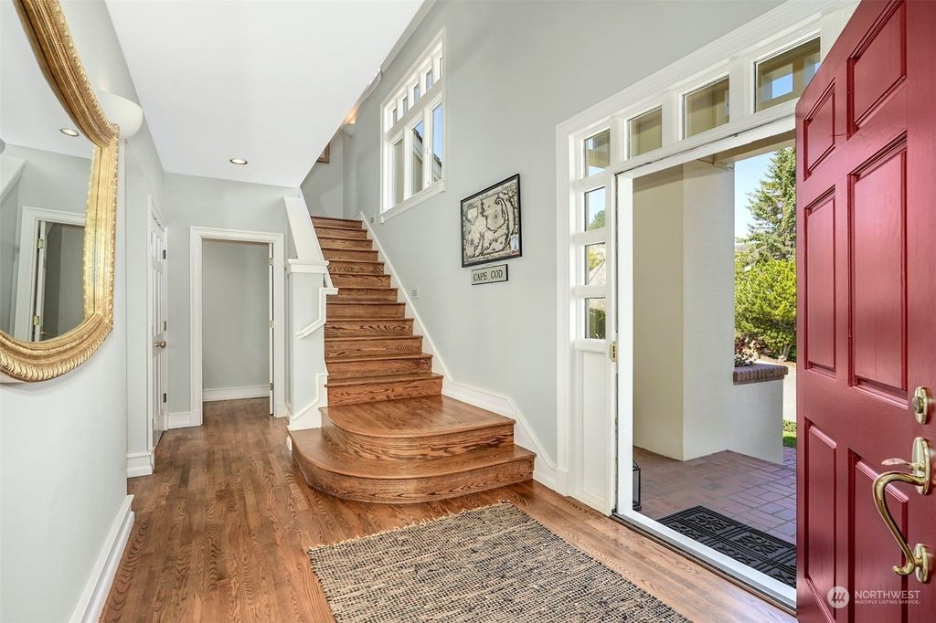 Photo of 15523 SE 55th Place, Bellevue, WA 98006 (MLS # 2059628)