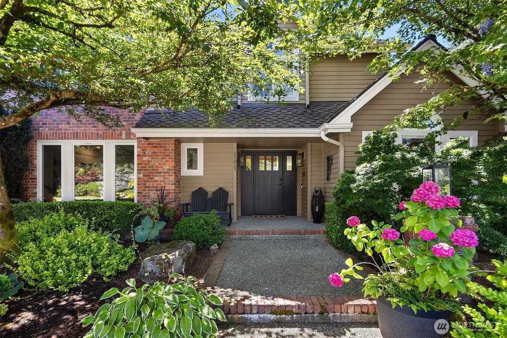 Photo of 23013 SE 41st Place, Sammamish, WA 98075 (MLS # 2564136)