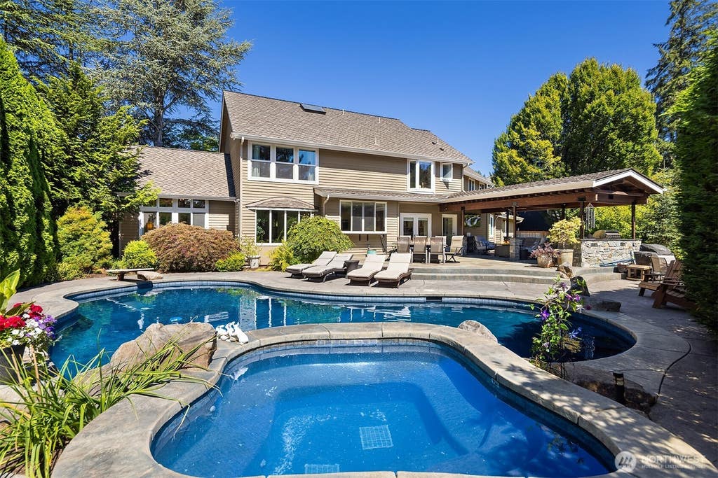Photo of 23013 SE 41st Place, Sammamish, WA 98075 (MLS # 2564136)