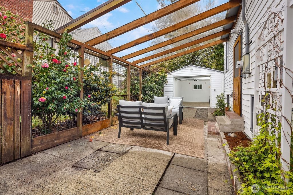 Photo of 4333 SW Hudson Street, Seattle, WA 98116 (MLS # 2512411)