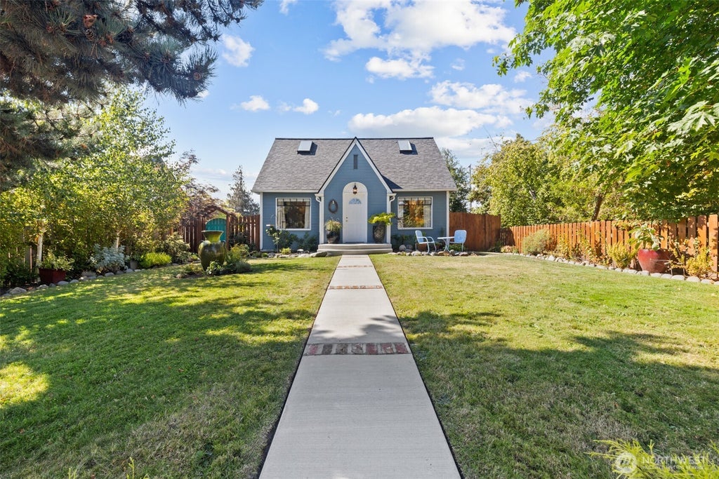 Photo of 1214 E Columbia Street, Port Angeles, WA 98362 (MLS # 2581555)