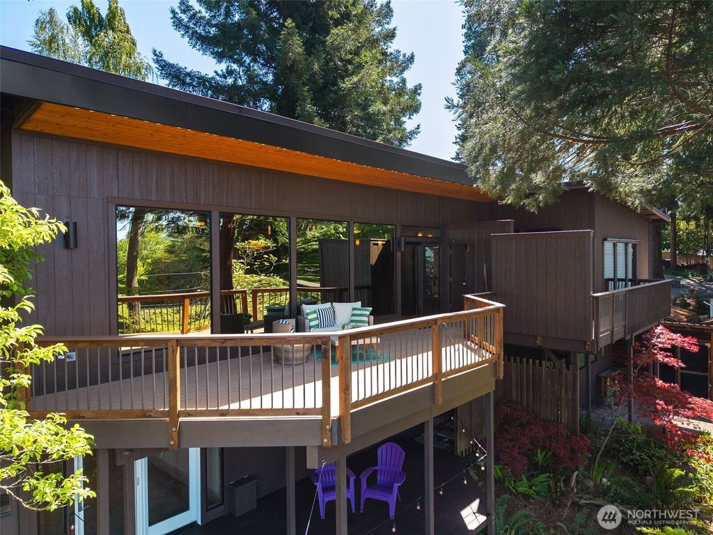 Photo of 8005 21st Avenue W, University Place, WA 98466 (MLS # 2516848)