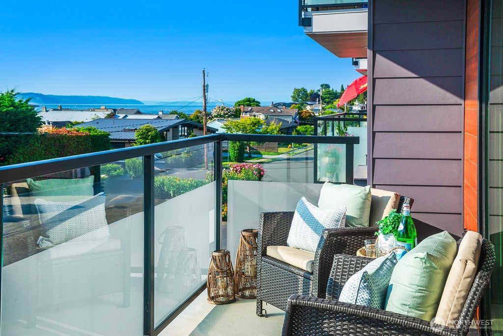 Photo of 300 2nd Avenue N #1C, Edmonds, WA 98020 (MLS # 2385734)