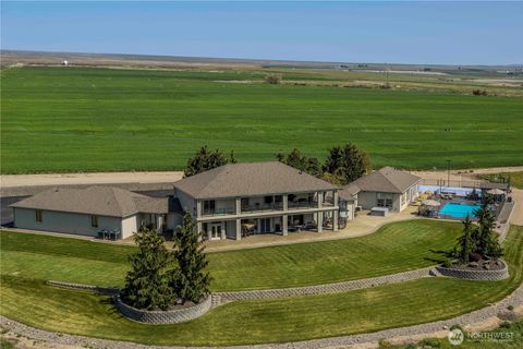 Photo of 1050 Lewandowski Road Rd, Sunnyside, WA 98944 (MLS # 2369371)