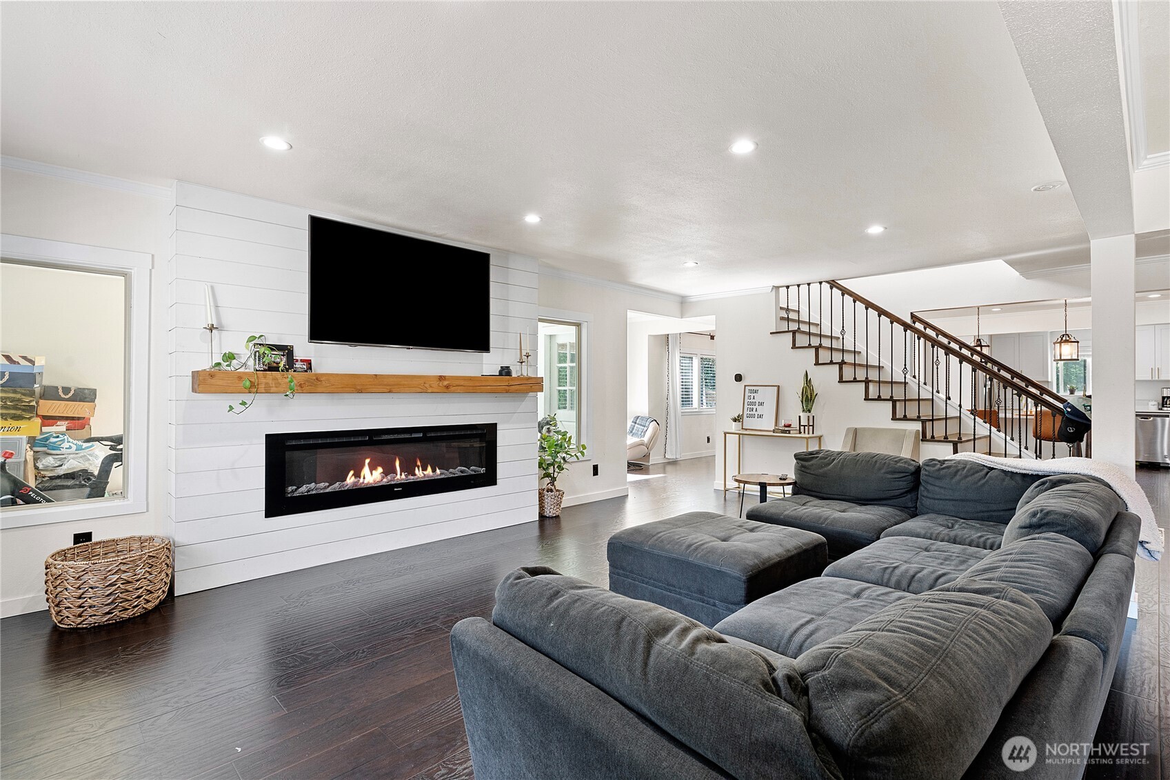 3602 Pioneer Way E
