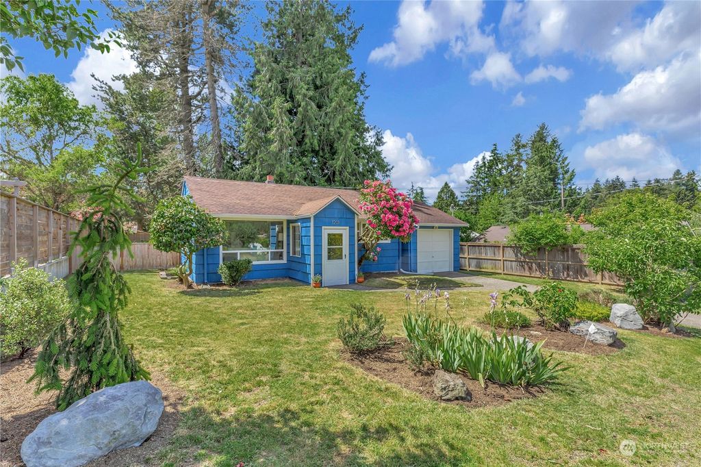 Photo of 1201 NE 170th Street, Shoreline, WA 98155 (MLS # 2235086)