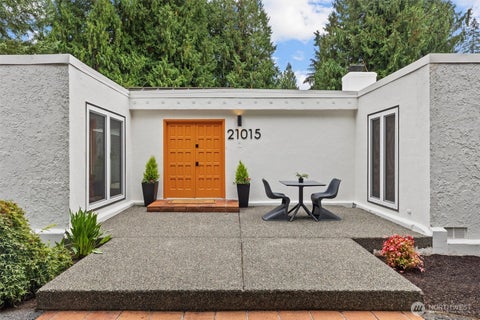 Photo of 21015 NE 11th Street, Sammamish, WA 98074 (MLS # 2583152)