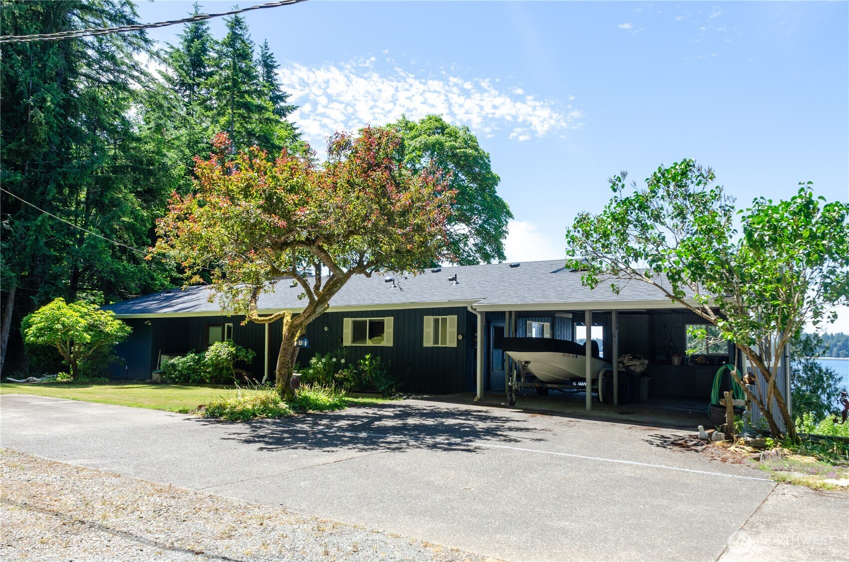 7504 Crescent Beach Road NW