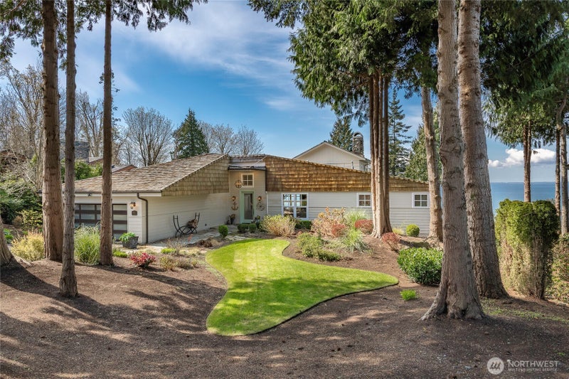 9045 Shearwater Road