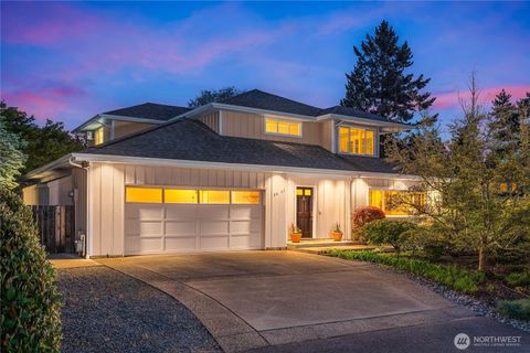 Photo of 9633 NE 28th Street, Clyde Hill, WA 98004 (MLS # 2514342)