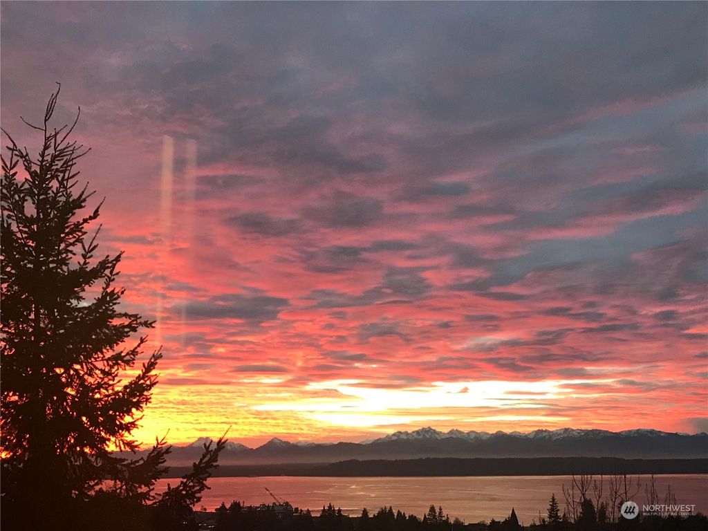 Photo of 836 Olympic Avenue, Edmonds, WA 98020 (MLS # 2197867)