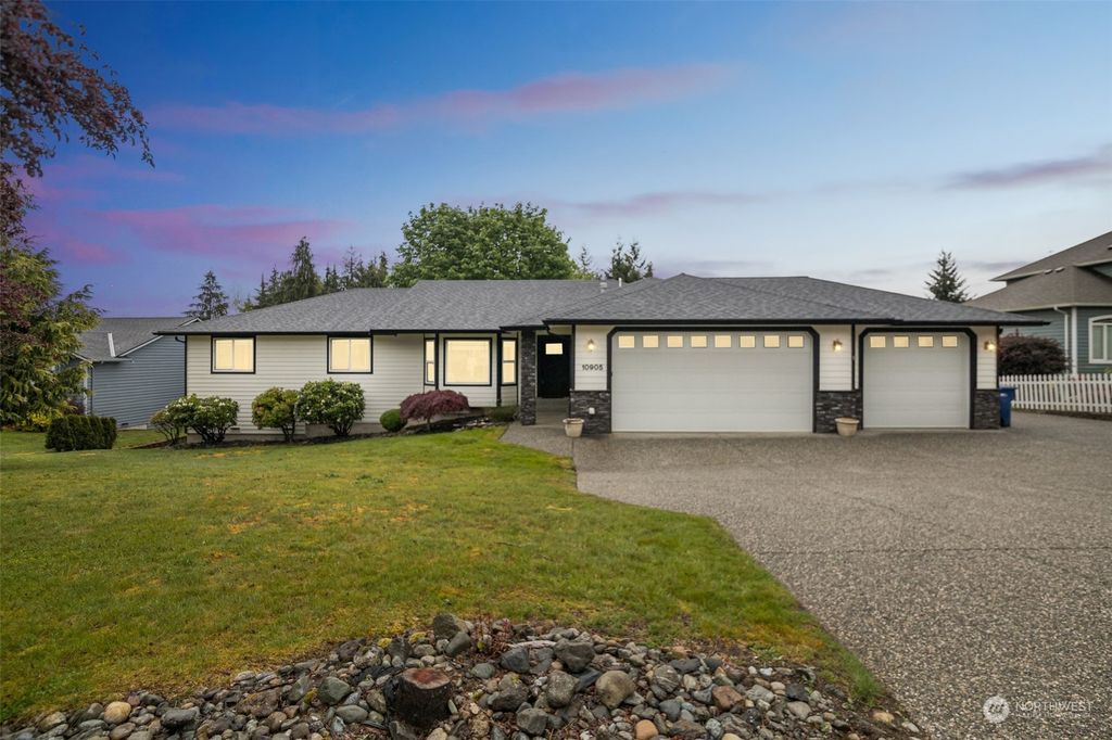 Photo of 10905 131st Avenue NE, Lake Stevens, WA 98258 (MLS # 2233917)