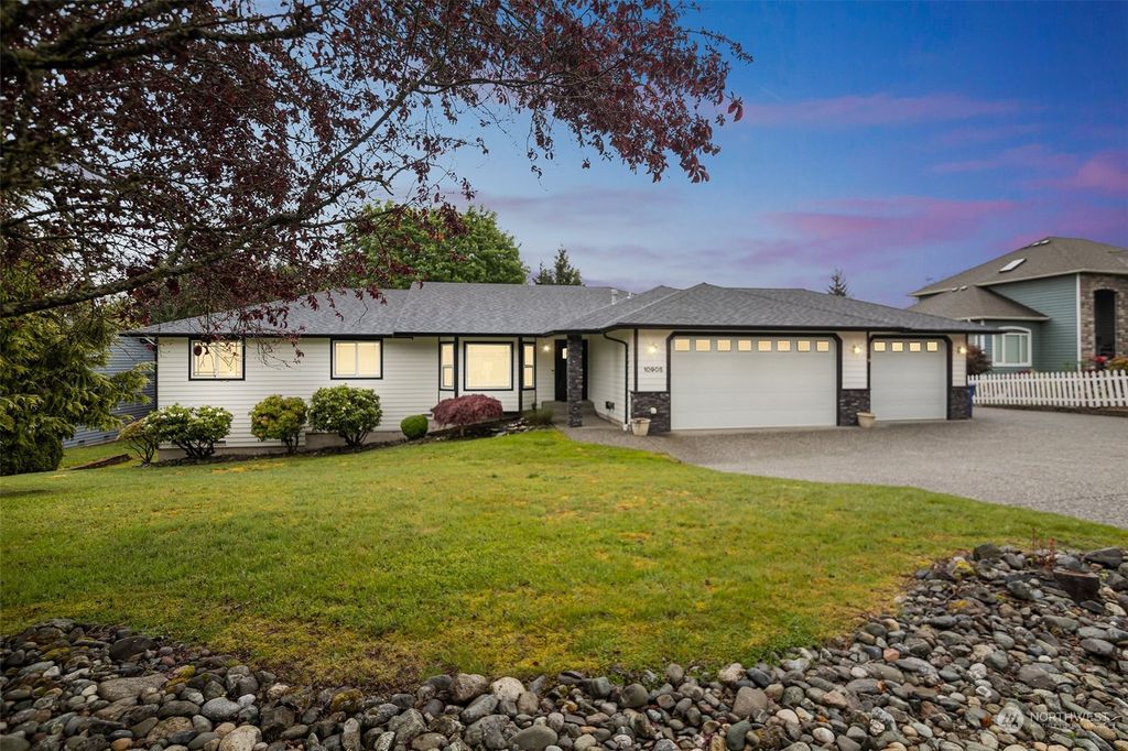 Photo of 10905 131st Avenue NE, Lake Stevens, WA 98258 (MLS # 2233917)