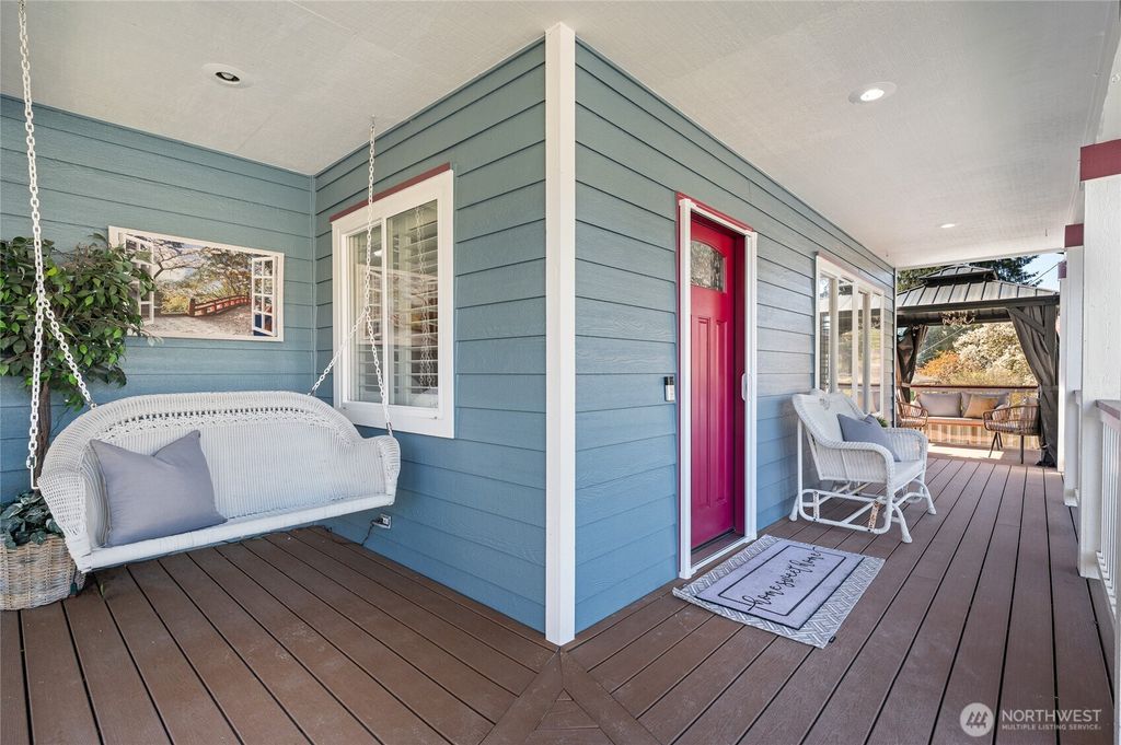 Photo of 828 Cottage Avenue, Snohomish, WA 98290 (MLS # 2500751)