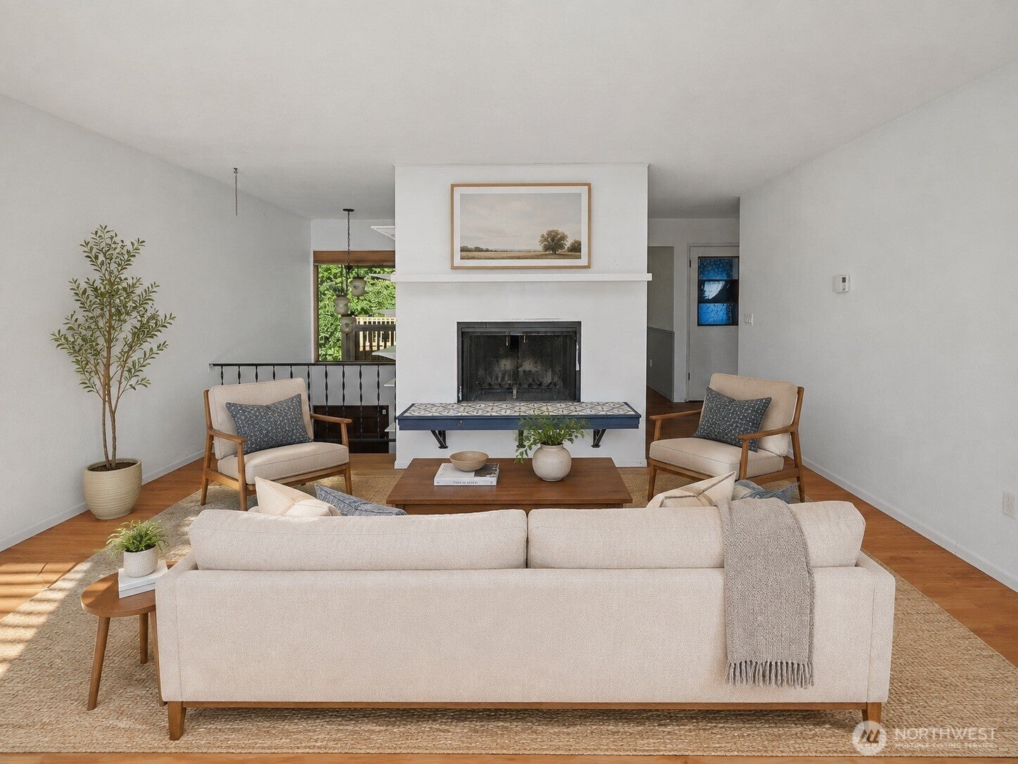 209 W Chenault Avenue