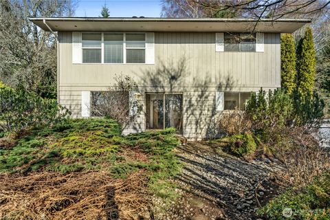 209 W Chenault Avenue Hoquiam WA 98550