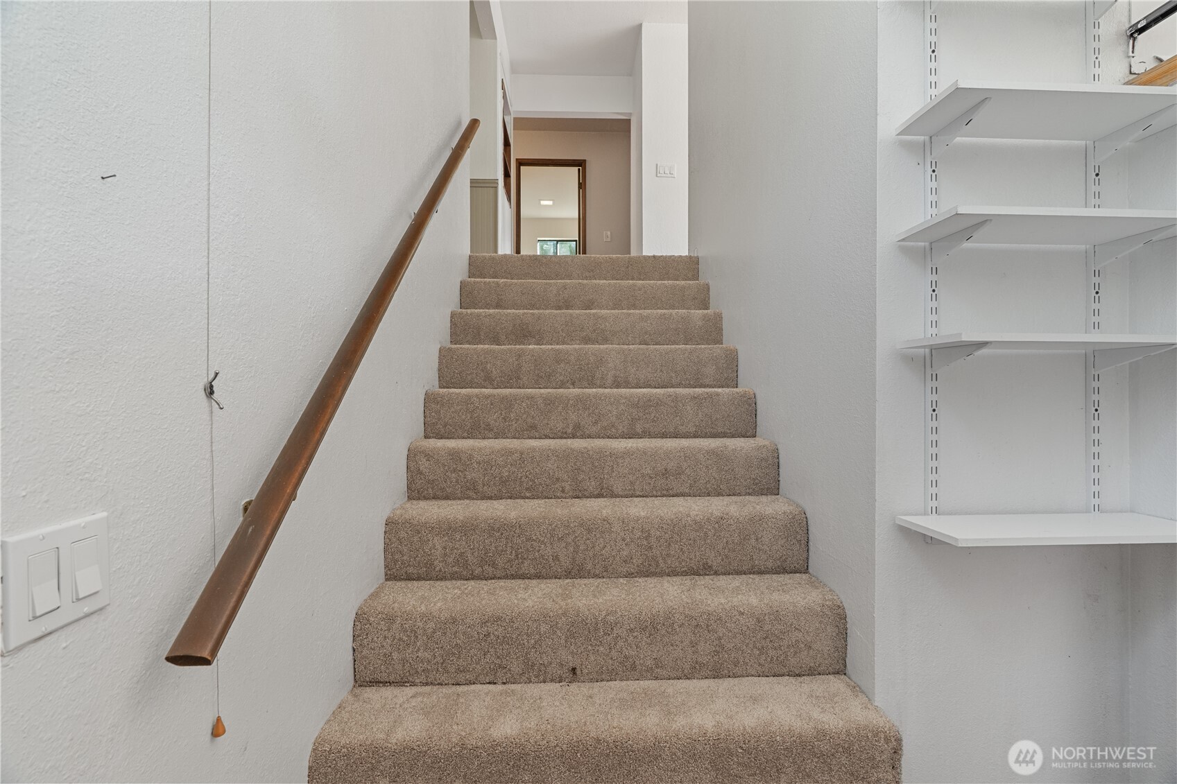 209 W Chenault Avenue