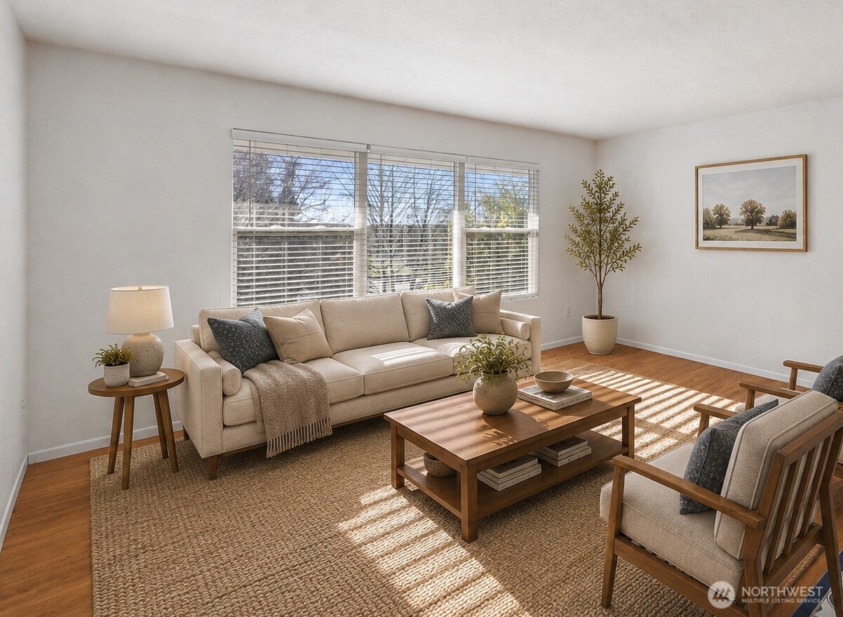 209 W Chenault Avenue