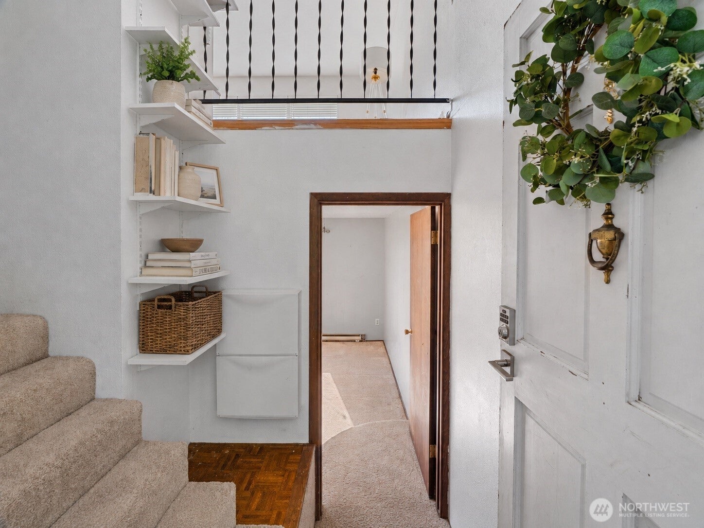 209 W Chenault Avenue