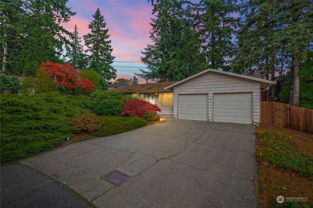 Photo of 6902 132nd Place NE, Redmond, WA 98052 (MLS # 2178003)