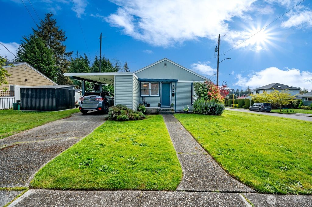 Photo of 9328 31st Avenue SW, Seattle, WA 98126 (MLS # 2491333)