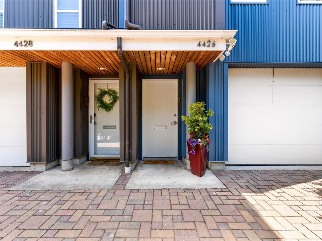 Photo of 4426 Phinney Avenue N, Seattle, WA 98103 (MLS # 2137475)