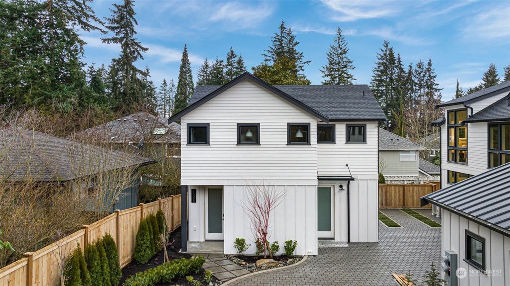 Photo of 7535 126th Avenue NE, Kirkland, WA 98033 (MLS # 2045115)