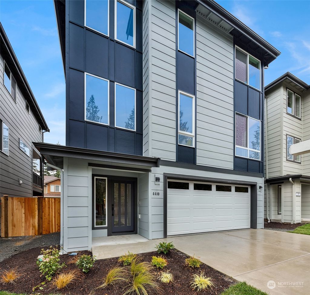Photo of 4410 137th Street SW #3, Lynnwood, WA 98087 (MLS # 2035209)
