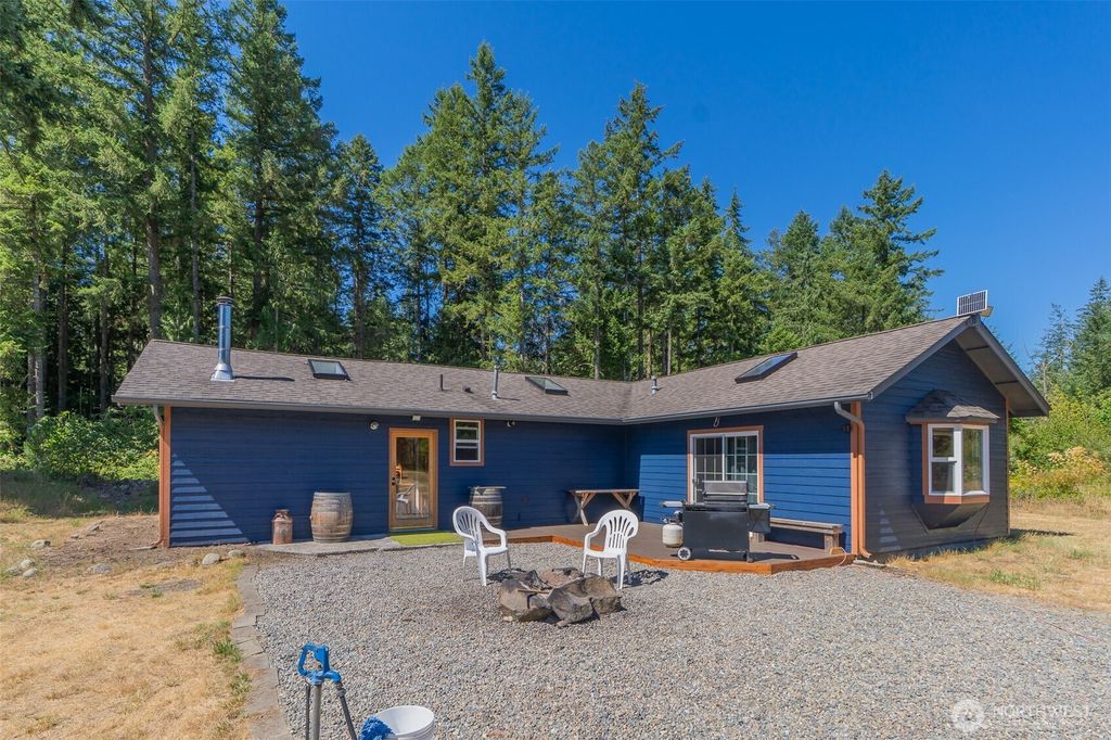Photo of 19002 Sorenson Road SE, Yelm, WA 98597 (MLS # 2463077)