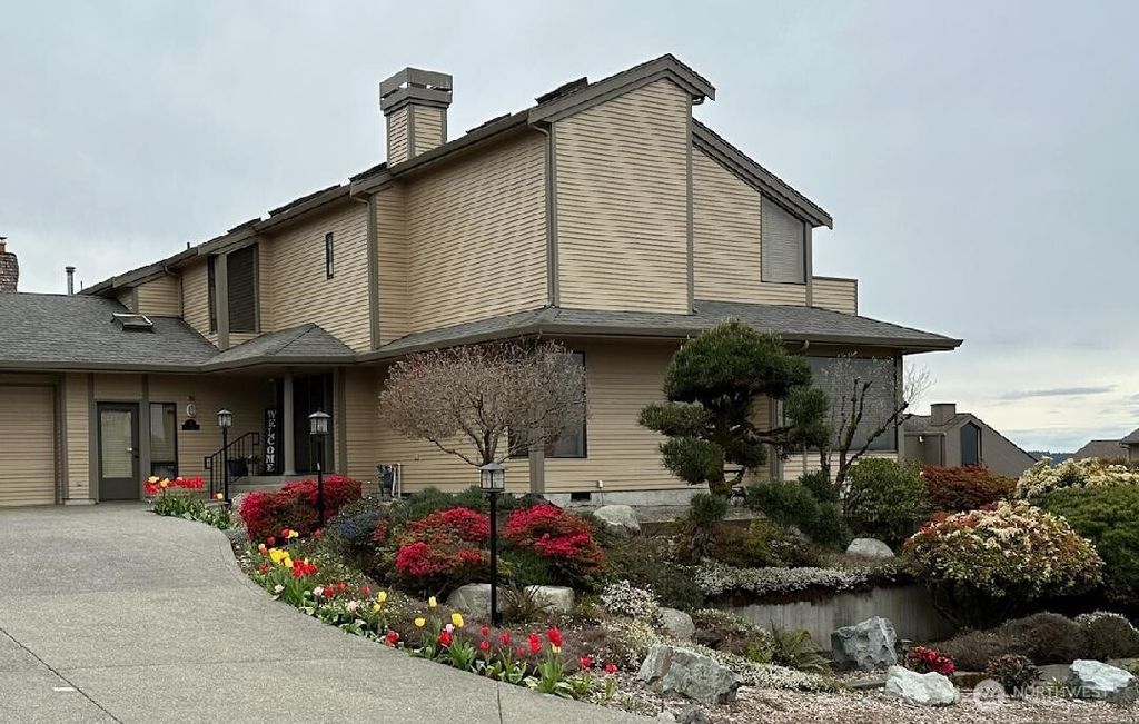 Photo of 61 Leschi Drive SW, Steilacoom, WA 98388 (MLS # 2483119)