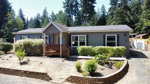 Photo of 581 E Dartmoor Drive, Shelton, WA 98584 (MLS # 2265202)