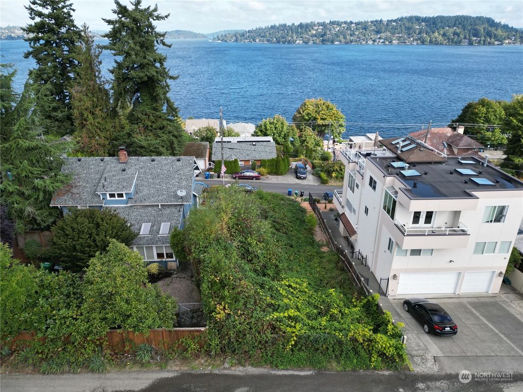 Photo of 7233 S Taft Street, Seattle, WA 98178 (MLS # 2063865)