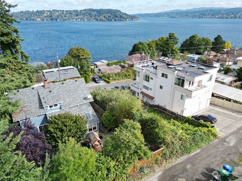 Photo of 7233 S Taft Street, Seattle, WA 98178 (MLS # 2063865)