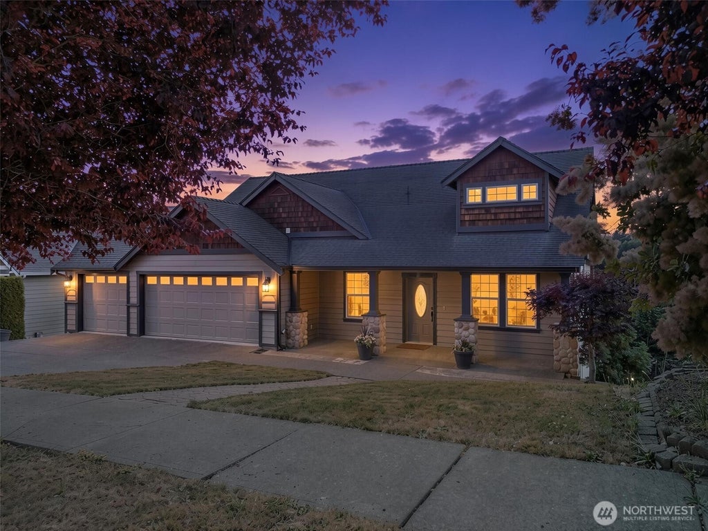Photo of 2110 26th Place SE, Puyallup, WA 98372 (MLS # 2546814)
