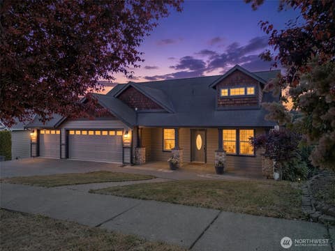 Photo of 2110 26th Place SE, Puyallup, WA 98372 (MLS # 2546814)