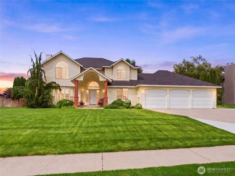 Photo of 2220 Fancher Heights Boulevard, East Wenatchee, WA 98802 (MLS # 2531906)