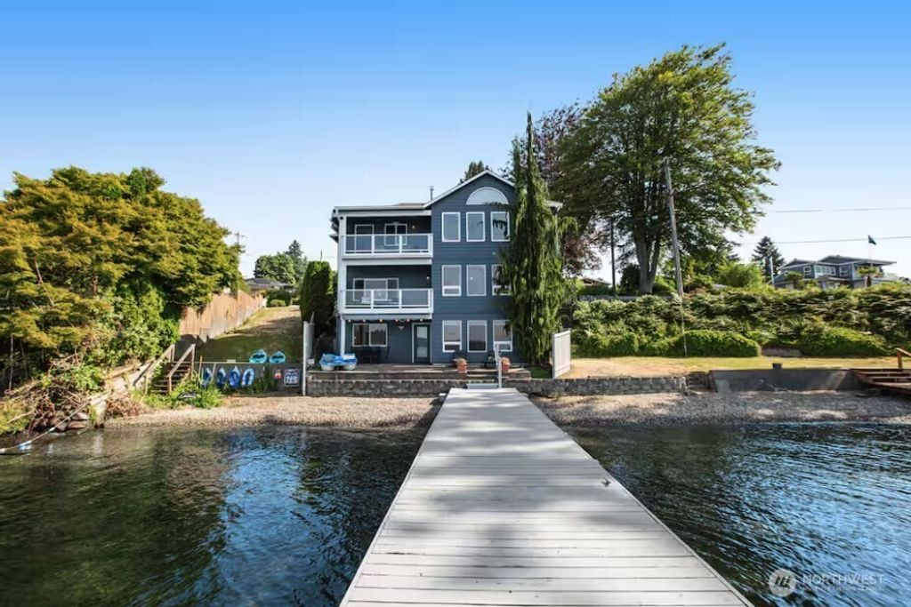 Photo of 11402 N Lakeshore Drive, Lake Stevens, WA 98258 (MLS # 2390375)
