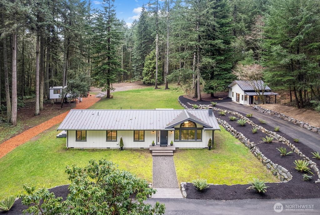 Photo of 11204 SW 220th Street, Vashon, WA 98070 (MLS # 2476330)