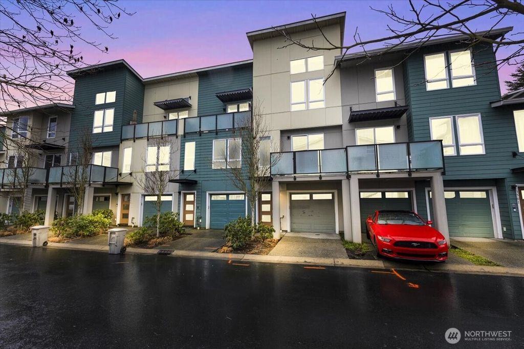 Photo of 3511 NE 146th Place, Lake Forest Park, WA 98155 (MLS # 2472566)