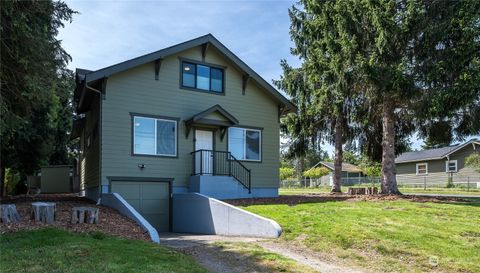 Photo of 1708 Scenic Drive, Everett, WA 98203 (MLS # 2232455)